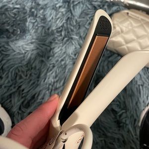 Lena Curling Iron Flat New